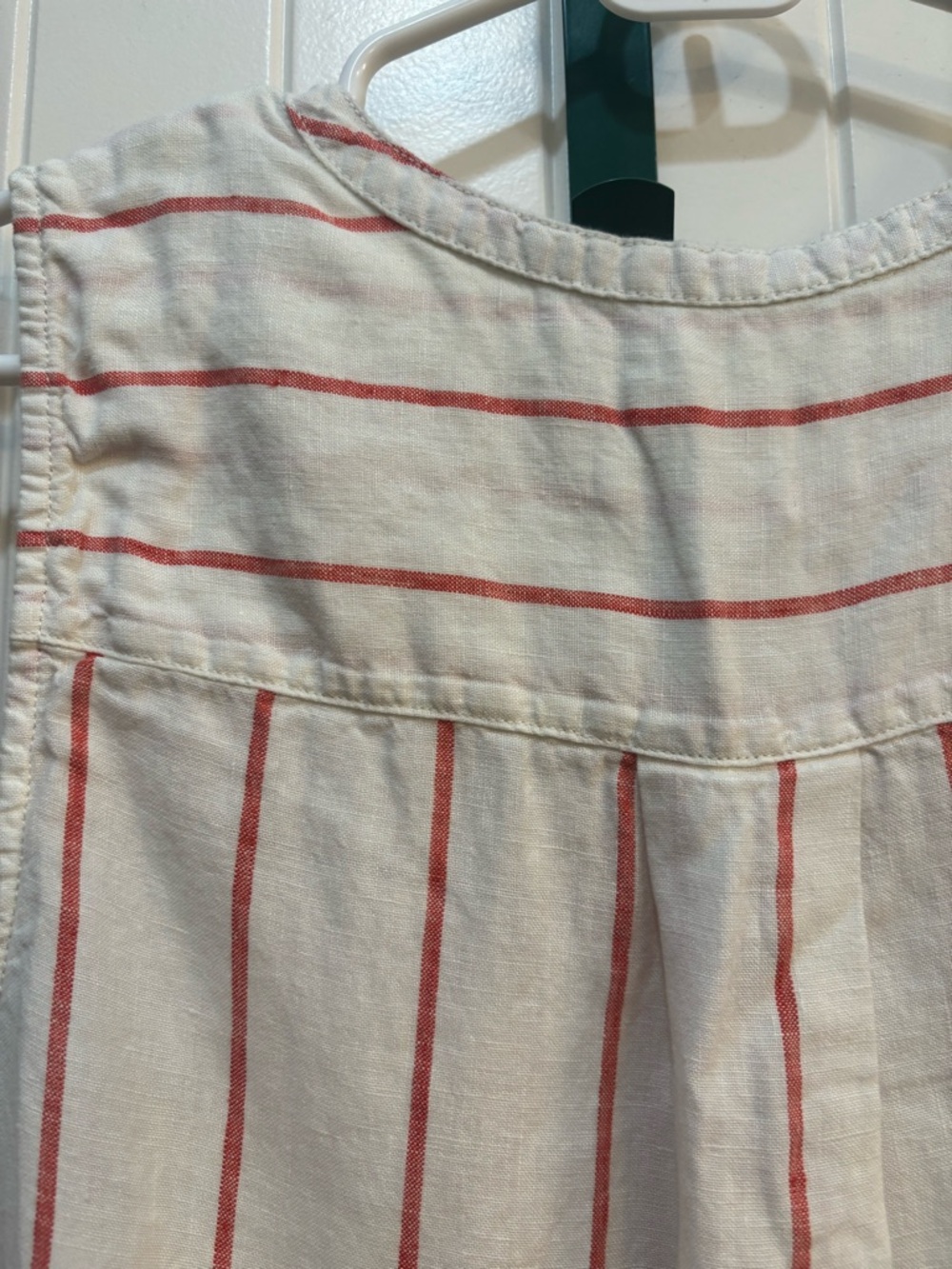 100% Linen C&C California Sleeveless Button-Down with Red Stripes, size Large - Picture 5 of 5
